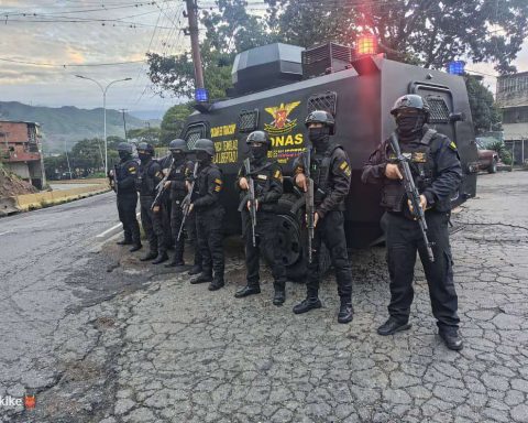 Police-military strike in Caracas to neutralize violent plans