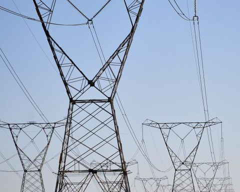 Power transmission is 100% normalized in Acre and Rondônia