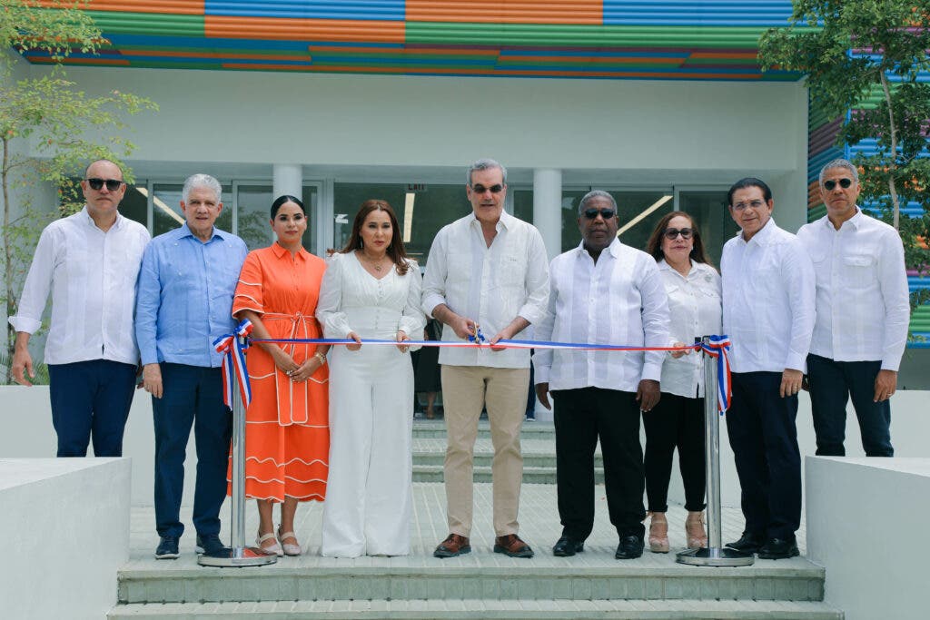 President Abinader inaugurates the first Comprehensive Development Center for Women in the country