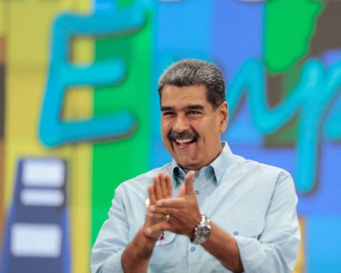 President: Extremists use influencers to manipulate Venezuelans' minds