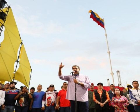 Presidente Maduro: Estamos derrotando un golpe cibernético terrorista