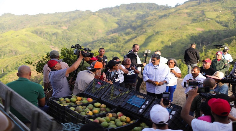 Presidente Maduro: "Hay que superar la meta de 6 mil comunas"