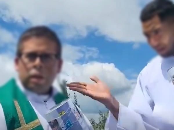 "Priests or impostors?": Viral video of people dressed as 'priests' blessing cars and asking for money