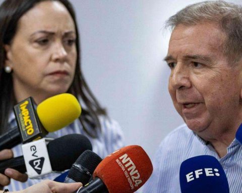 Prosecutors will open criminal investigation into González Urrutia and Machado