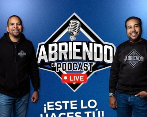 Ricardo Rodriguez and Vian Araujo will present the show “Opening the Podcast Live”