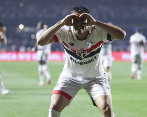 Sao Paulo eliminates Nacional after Juan Izquierdo collapses