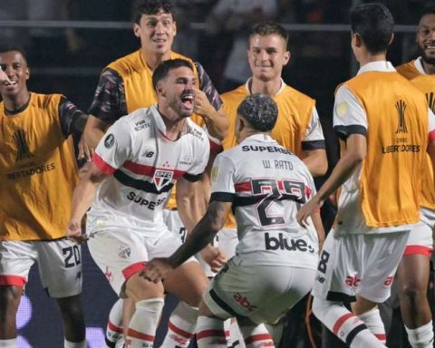 Sao Paulo goes to the quarterfinals of the Libertadores after beating (2-0) Nacional of Uruguay