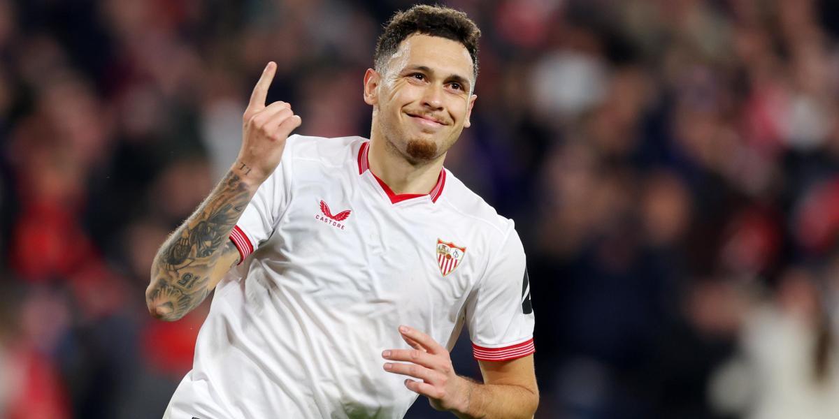 Sevilla and Ocampos are studying an offensive against Rayados de México