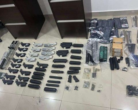Shipment with 150 pieces of war weapons seized in Caracas