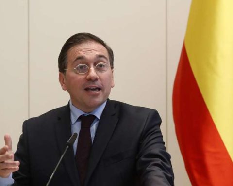 Spanish government defends former president Zapatero's mediation in Venezuela