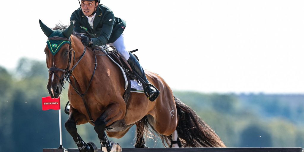 Stephan Barcha finishes fifth in Paris equestrian show jumping competition