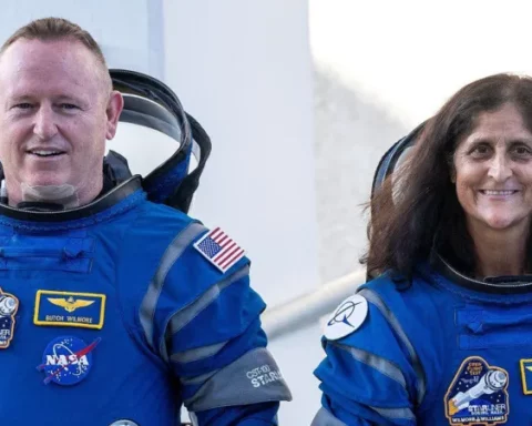 Astronautas Barry Wilmore y Sunita Williams