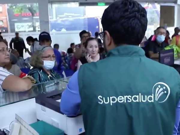 Supersalud was surprised during the delivery of medicines and found this: «There are diapers»