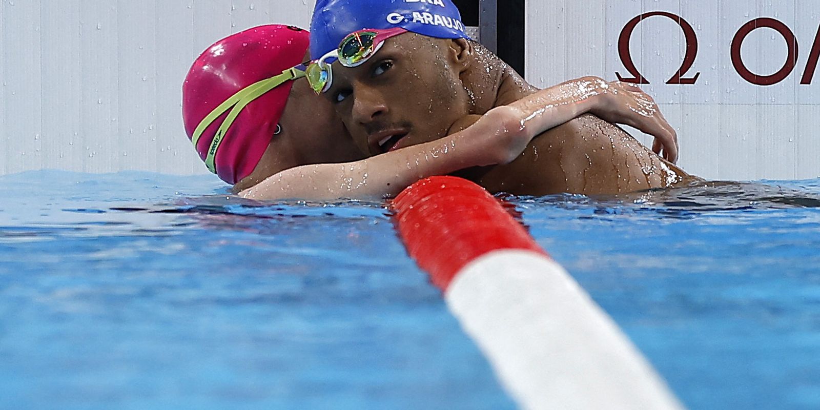 Swimmer Gabriel Araújo wins Brazil's first gold at the Paralympics