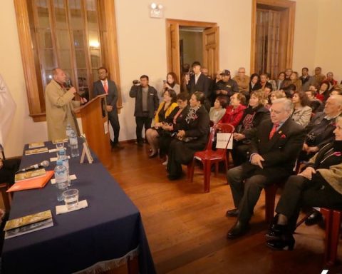 Tacna: Full house at the presentation of the book “Run run through the city”