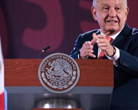 Teachers mislead students about judicial reform, warns López Obrador