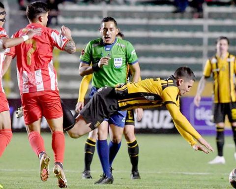 The Strongest - Independiente: (0-0) minute by minute