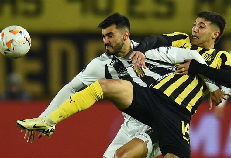 The Strongest was beaten (4-0) by Peñarol and was left badly wounded in the Libertadores