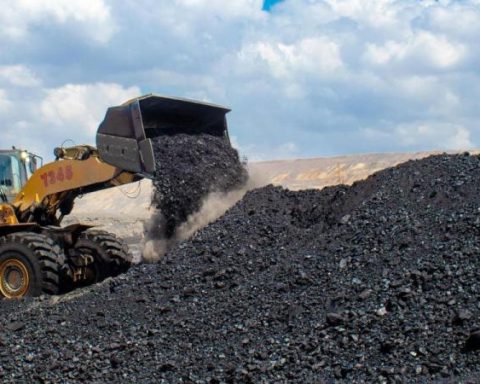 The ban on coal exports to Israel moves from economic to legal issues