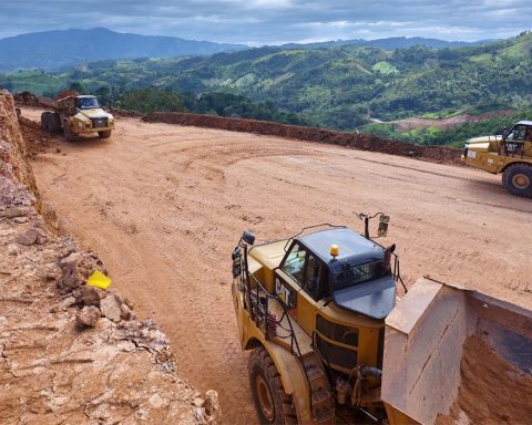 The mining piñata for Chinese businessmen continues: Ortega gives 3,600 hectares to the Chinese company Nicaragua Xinxin Linze Mineria Group