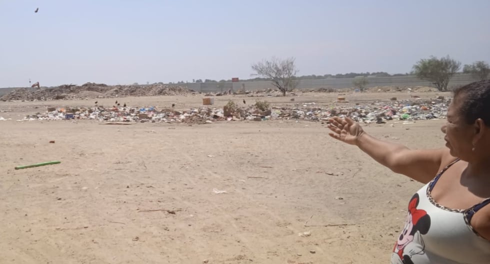 The papal field is a dump in Piura