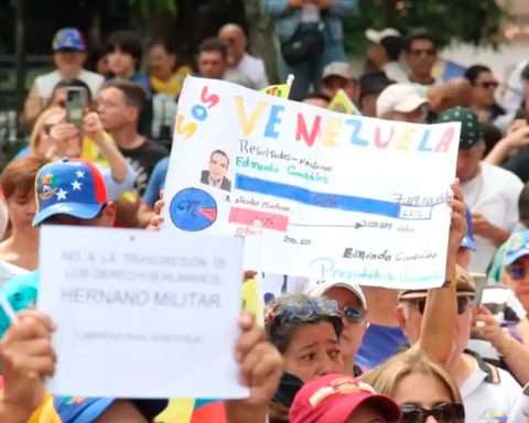 This is how the opposition protest is taking place this #17Aug in Táchira, Yaracuy and Zulia