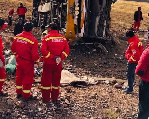 Three dead and 29 injured after bus crash on the road to Puquio in the Negro Mayo sector
