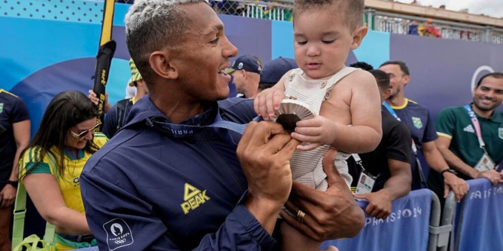 Today is the Day: the closing of the Olympics and Father's Day are highlights