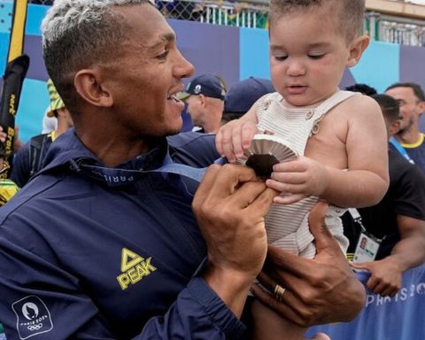 Today is the Day: the closing of the Olympics and Father's Day are highlights