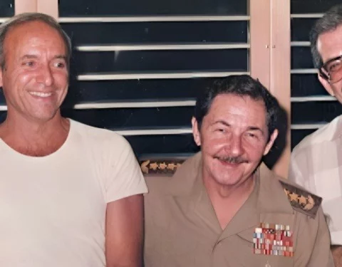 Raúl Castro y Antonio de la Guardia