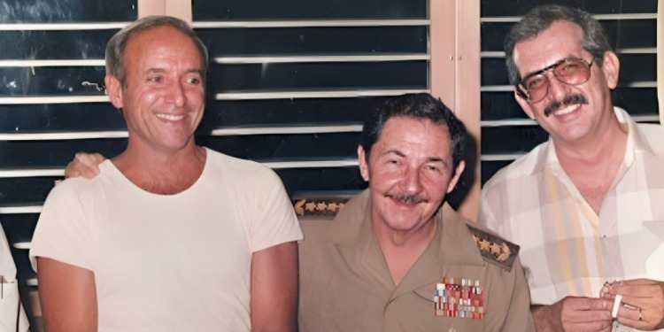 Raúl Castro y Antonio de la Guardia