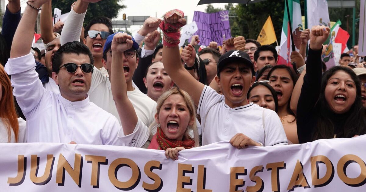 UNAM, IBERO and ITESO students call for a march against judicial reform