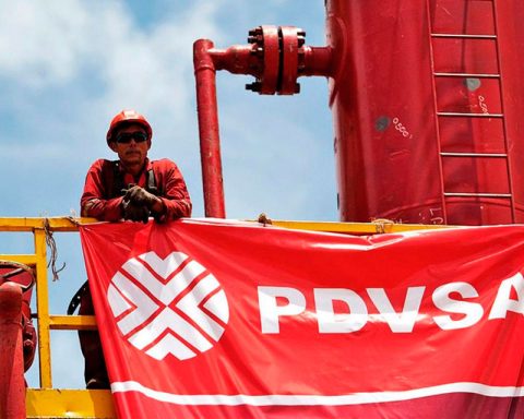Venezuelan accused of violating sanctions on PDVSA pleads guilty in US