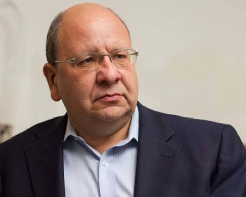 Vicente Díaz stressed that the CNE is required by regulations to publish voting by table