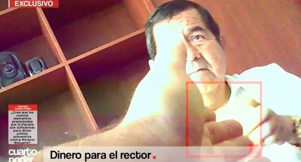 Video shows the rector of the National University of Piura receiving 10,000 soles