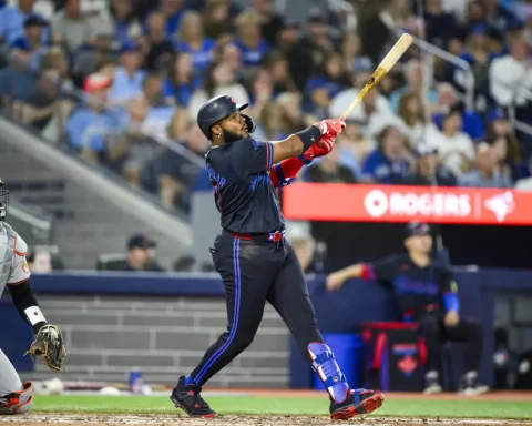 Vladimir Guerrero Jr. coquetea con el ciclo e iguala estas marcas