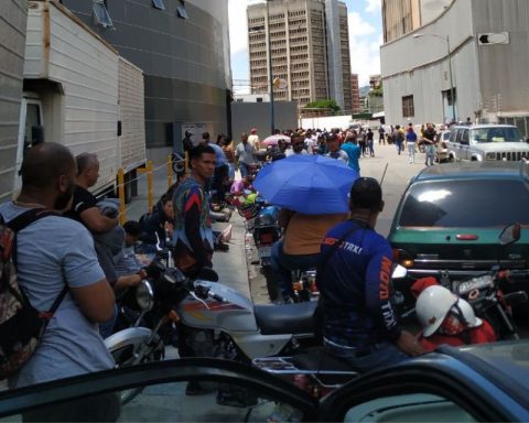 "We are afraid, we are powerless": Little information is demanded about those arrested after protests