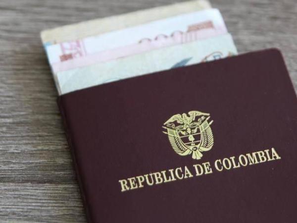 What is going on with the 'novel' of the passport issue in Colombia?