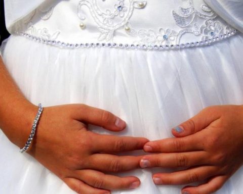 What is the status of the regulation to prohibit marriages with minors in Colombia?