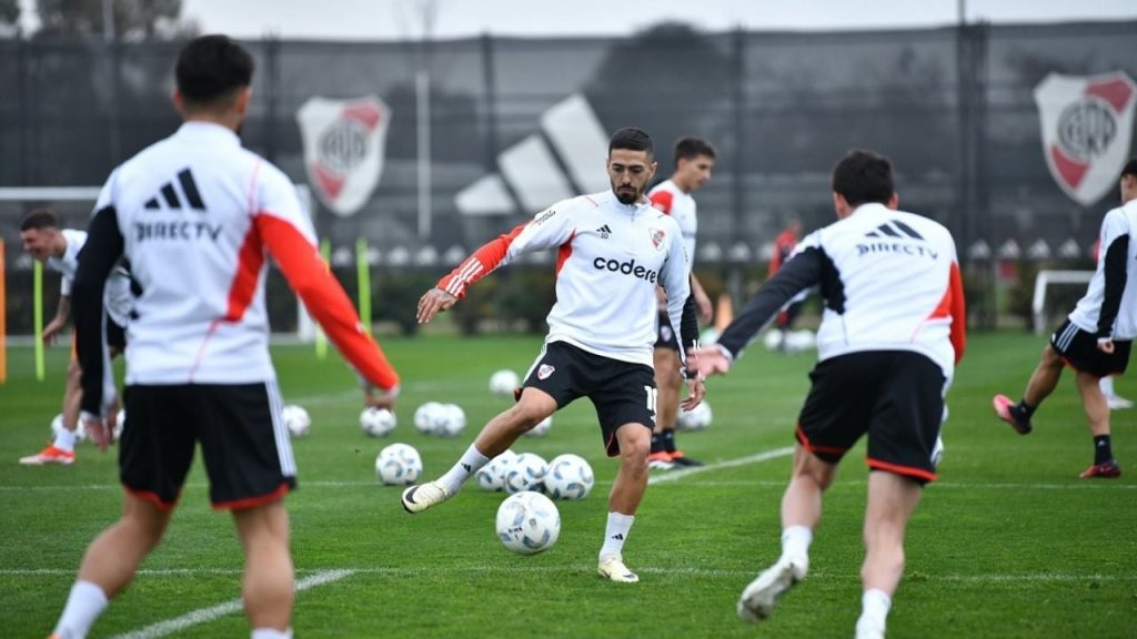 While waiting for Gallardo, River visits Unión