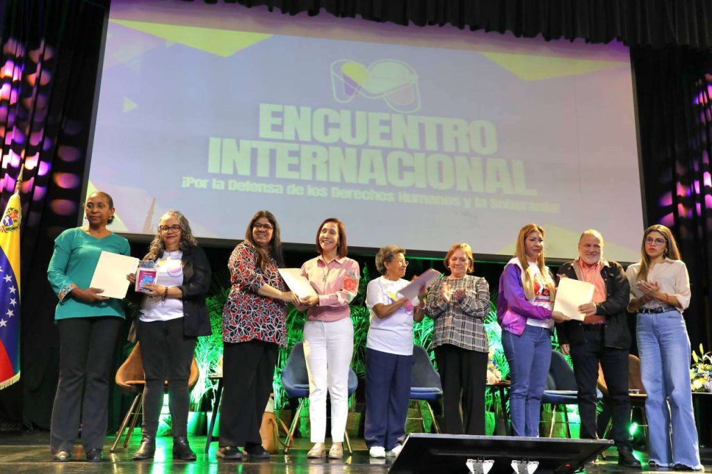 Women held a meeting for the defense of human rights and sovereignty