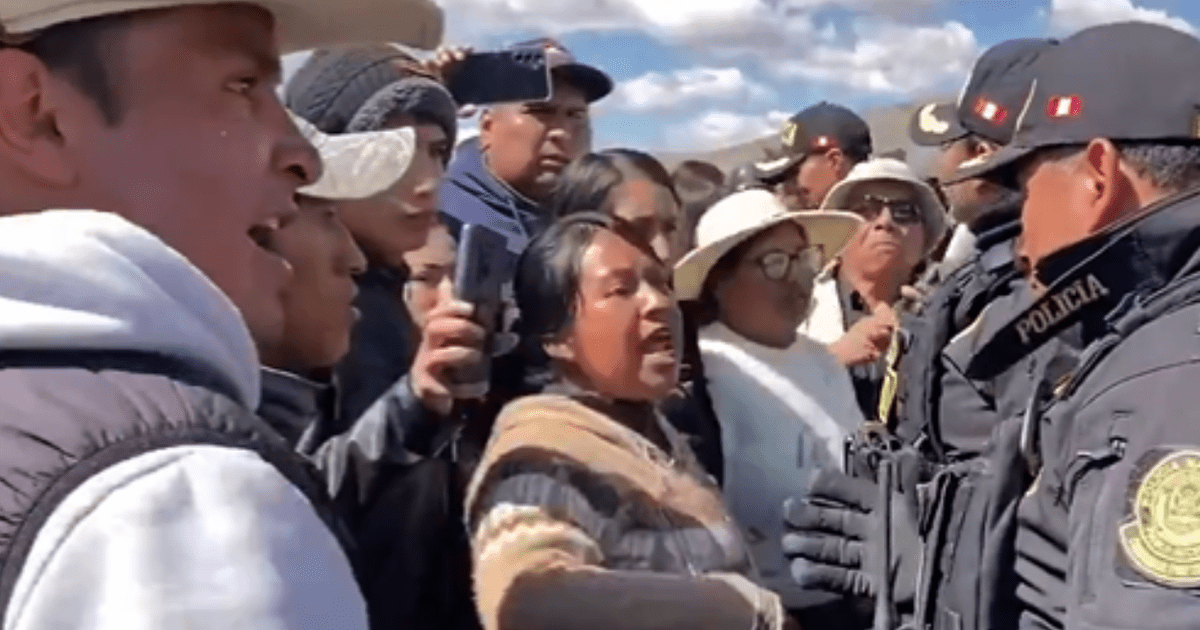 "The people were going to enter"exclaimed a citizen when he was prevented from entering the commemoration of the Battle of Junín