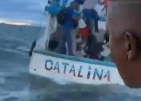 14 crew members rescued from boat in Sabana de la Mar