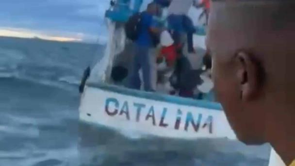 14 crew members rescued from boat in Sabana de la Mar