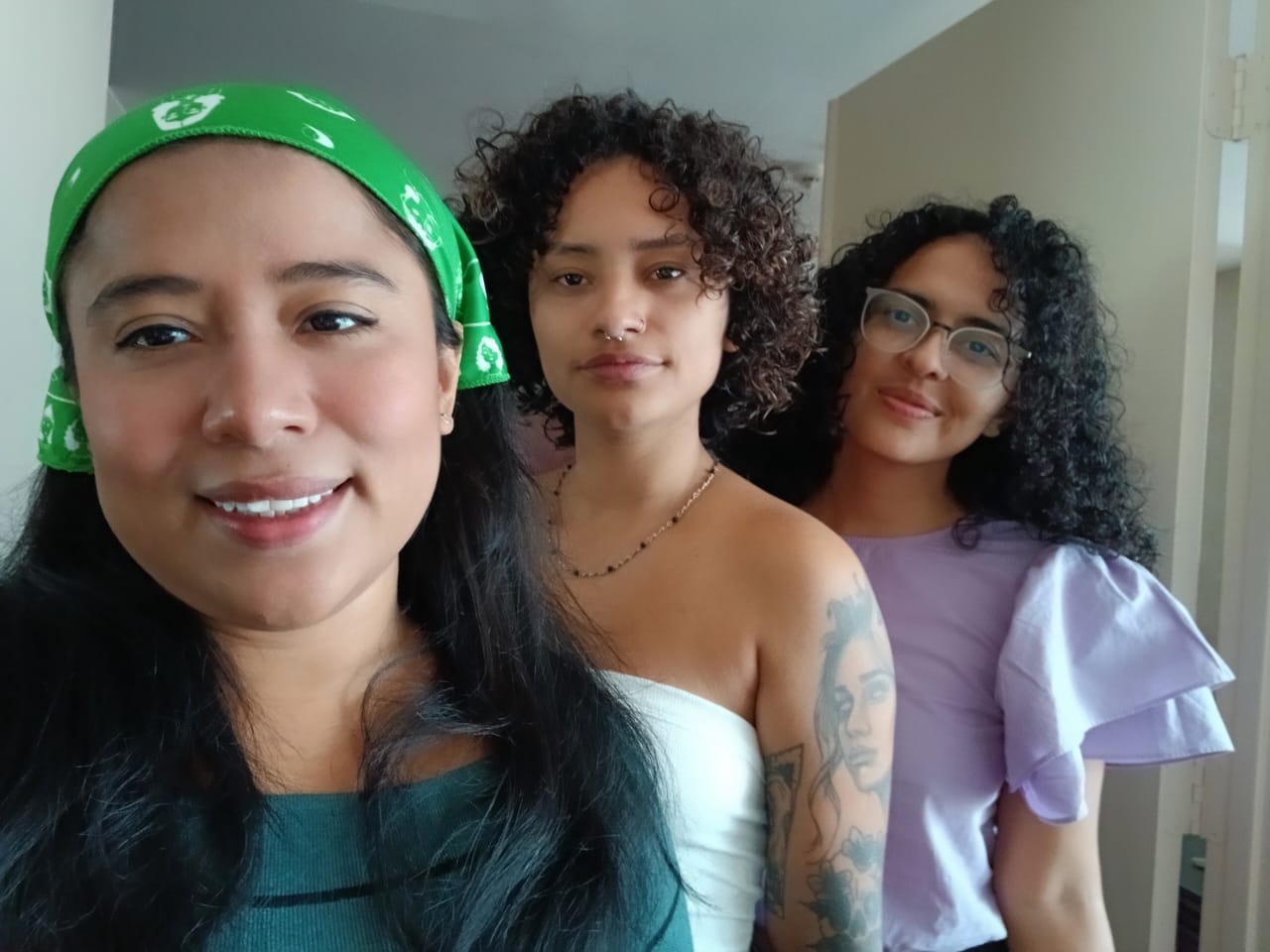 Adela, Gabriela and Mayela, the three Nicaraguans exiled to Guatemala for burning the FSLN flag