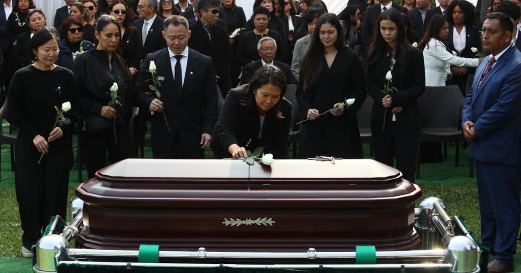 Alberto Fujimori's funeral tainted by the political use of his close associates