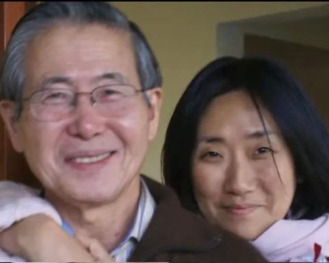 Fujimori y su esposa.