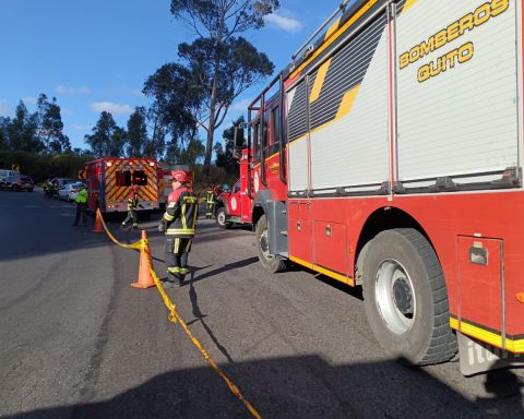 At least nine dead after bus overturns in Ecuador