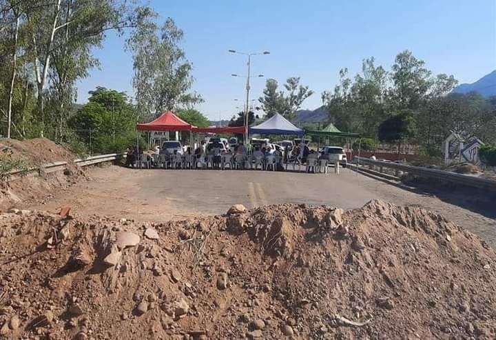 Blockade in Camiri paralyzes the route that connects Santa Cruz with Argentina