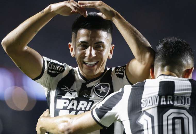 Botafogo advanced to the semi-finals of the Libertadores by eliminating Sao Paulo on penalties